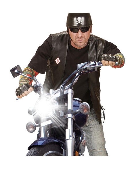 Casquette rocker cloutée avec têtes de mort