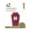 Canines de vampire avec pâte