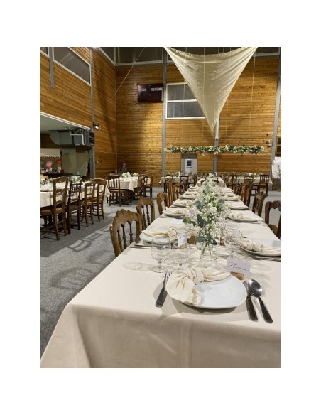 Location chaise en bois vintage dépareillée