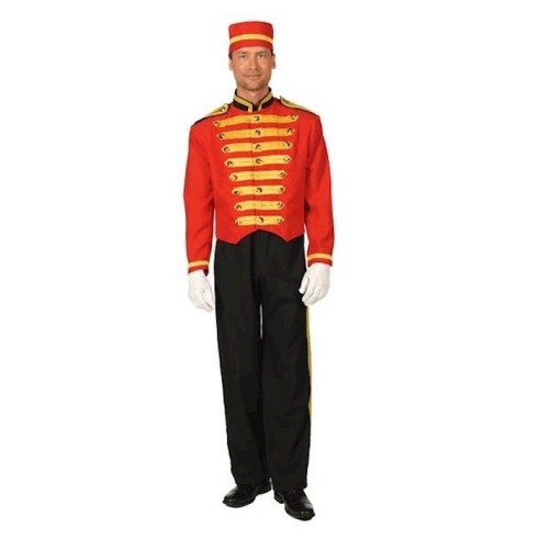 Location costume Groom