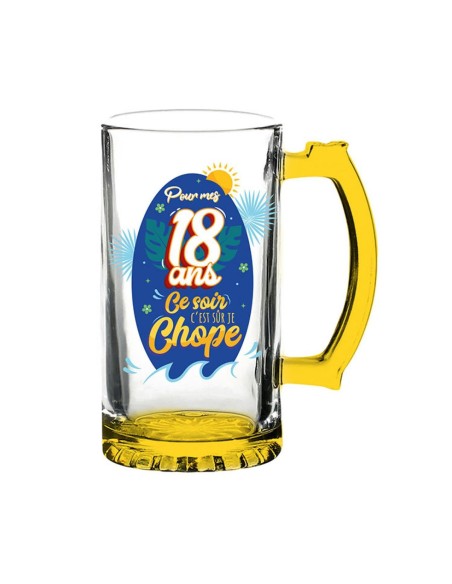 Chope de bière 18 ans pour célébrer la majorité