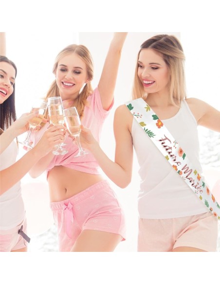 Echarpe colorée avec le texte "Future Mariée" pour EVJF entre copines