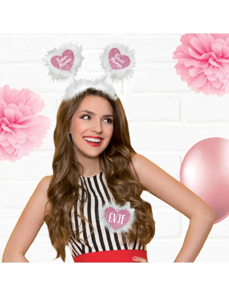 Serre-tête avec coeurs Future Mariée et badge EVJF chez Festimania