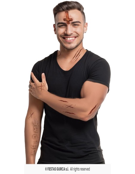 Faux tatouages blessures sanglantes de personne possédée