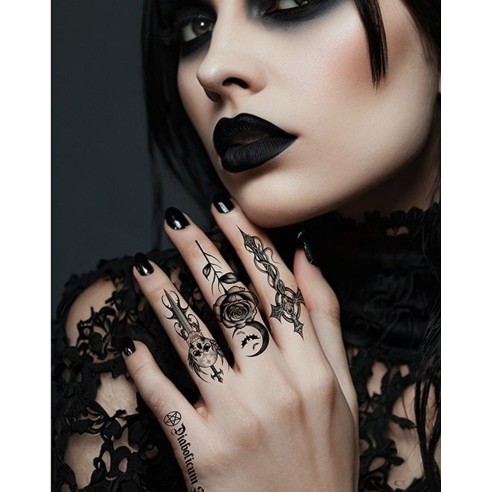 Faux tatouages gothiques