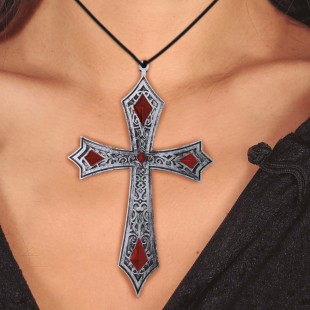 Collier avec croix religieux