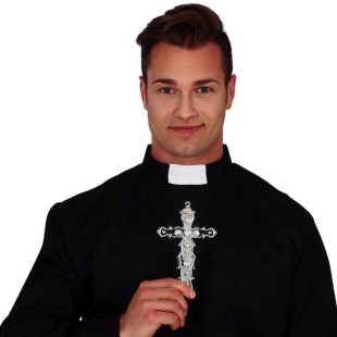 Collier avec croix argentée